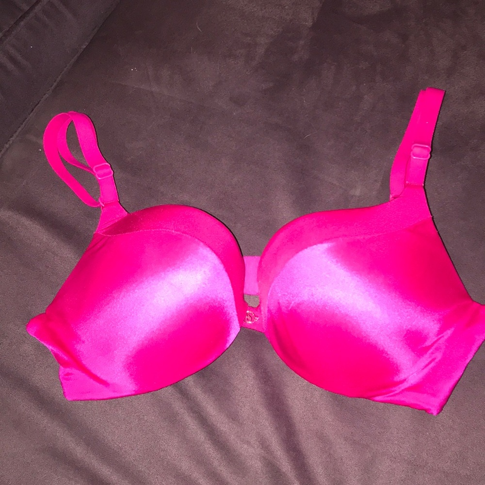 VICTORIAS SECRET 1 and 1/2 push up